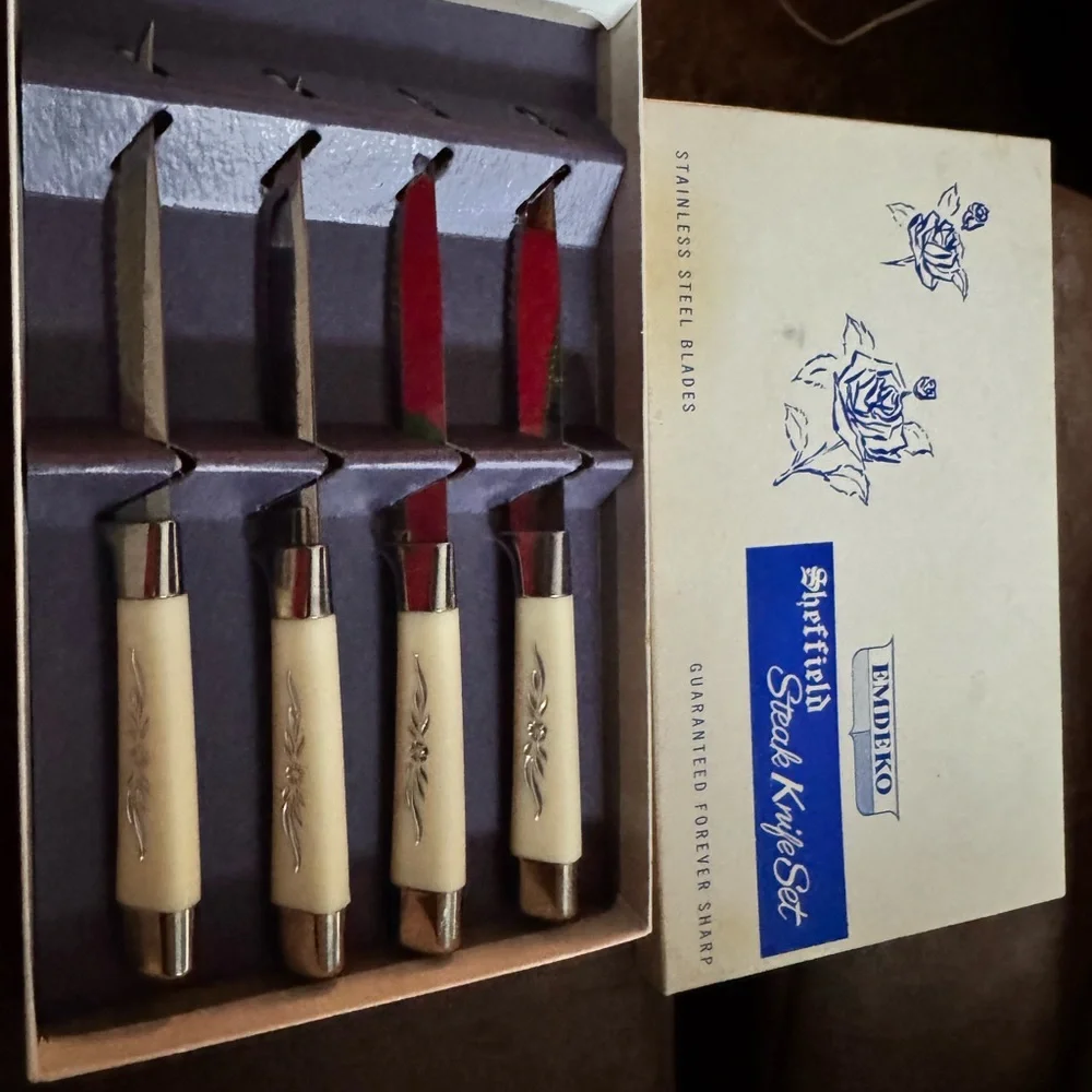 Vintage Emdeko Sheffield Steak Knife Set